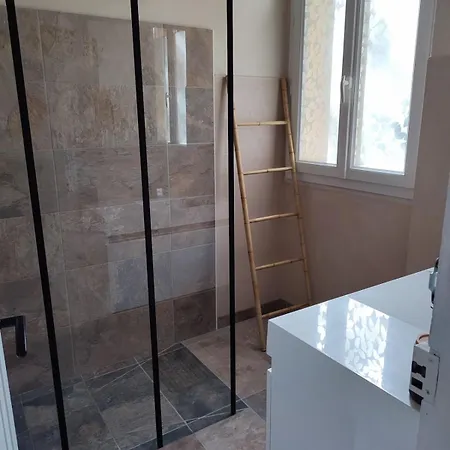 Apartment Privee Dans Maison Conviviale 3 *